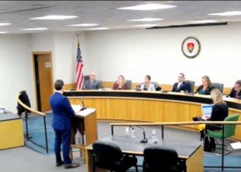 Los concejales suspenden al administrador municipal de Coventry 