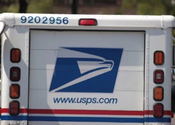 Roban a punta de pistola a un cartero en Mass.