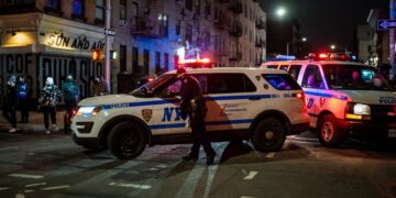 17 empleados públicos robaron fondos millonarios COVID en Nueva York
