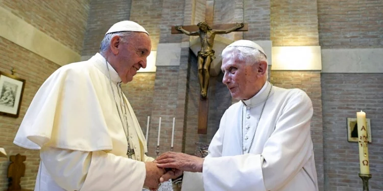 El Vaticano dice que la salud del papa emérito Benedicto XVI «empeora»