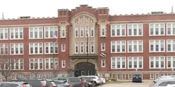 Estudiante de Central High School acusado de una pelea que «inadvertidamente» hirió al director