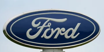 Ford retira casi 383.000 SUV para solucionar el problema de la cámara de marcha atrás