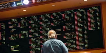 Caesars abrirá una casa de apuestas deportivas en Raynham Park