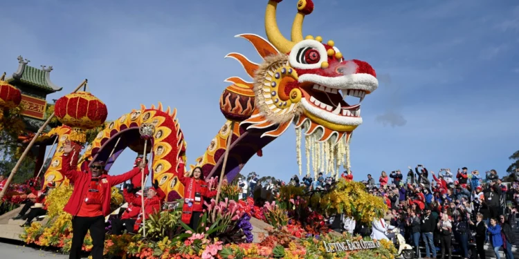 El Desfile de las Rosas da la bienvenida al Año Nuevo sin lluvia en California