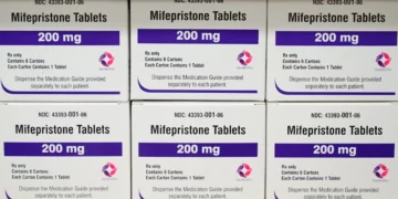 La FDA ultima una norma que permite la venta por correo de píldoras abortivas