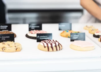 Crumbl Cookies planea abrir su primera tienda en Rhode Island