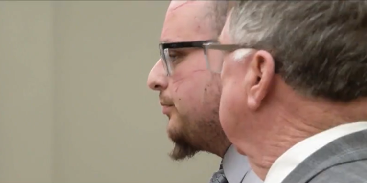 La policía: Alcohol, drogas encontradas después de accidente mortal DUI