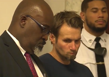 Hombre acusado de asesinato, incendio provocado en la muerte de una mujer Attleboro