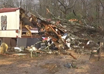 Al menos 7 muertos por fuertes vientos y tornados en el sur de EE.UU.