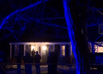 2 niños muertos y un bebé hospitalizado tras ser encontrados en una casa de Duxbury