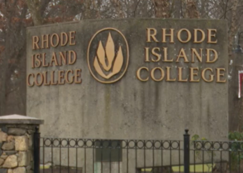 Un sospechoso con pasamontañas implicado en el tiroteo a un estudiante de RIC