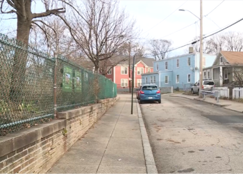 La policía investiga el disparo a un adolescente