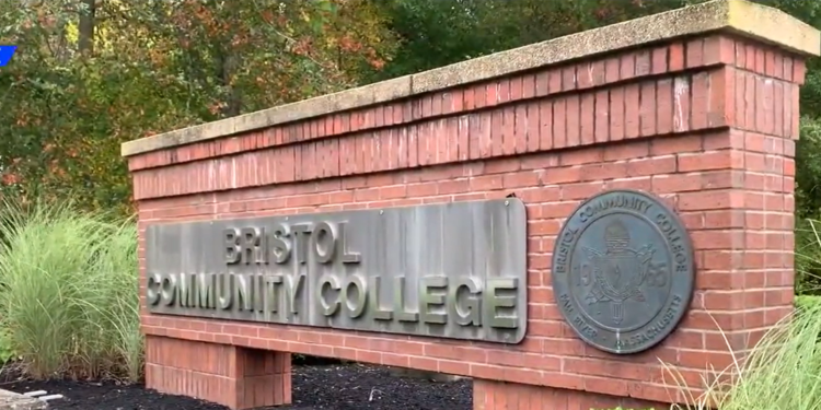 El presidente del Senado de Massachusetts propone un colegio comunitario gratuito