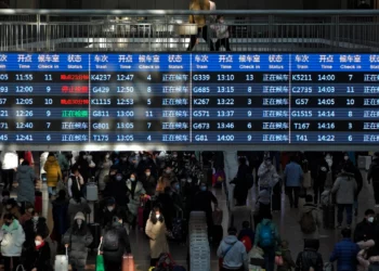 China anuncia el primer descenso de población de los últimos años