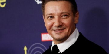 El actor Jeremy Renner resulta gravemente herido en un accidente con quitanieves