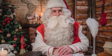Una niña de RI pide a la policía que analice una galleta en busca de ADN de Papá Noel