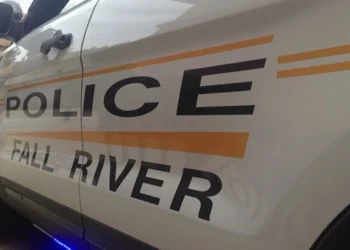 Unos chicos se dieron un paseo en patinete robado por Fall River