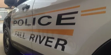 Unos chicos se dieron un paseo en patinete robado por Fall River