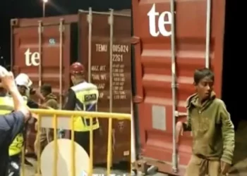 Niño de Bangladesh jugó a las escondidas y terminó en Malasia