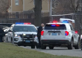 Estudiante apuñalado fuera de Hope High School