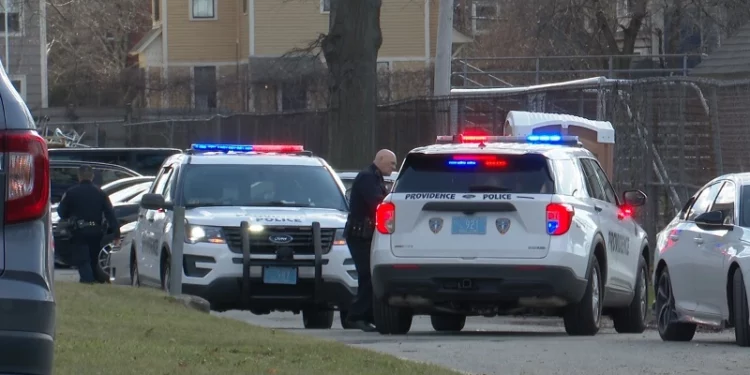 Estudiante apuñalado fuera de Hope High School
