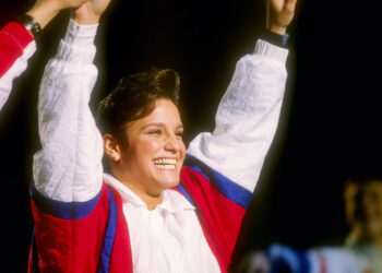 La gimnasta olímpica Mary Lou Retton hace escala en Providence