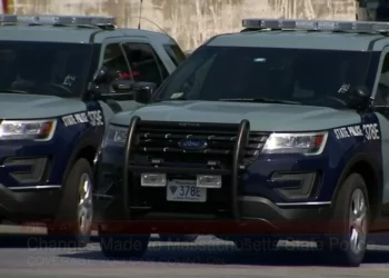 La policía busca vehículos posiblemente implicados en el accidente mortal de la I-93