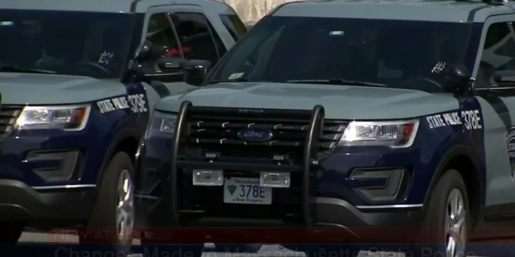 La policía busca vehículos posiblemente implicados en el accidente mortal de la I-93