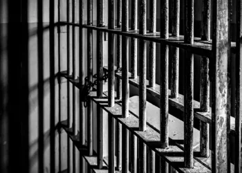 3 condenados a prisión por estafar a residentes de la tercera edad de Rhode Island