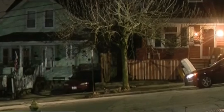 La policía de Providence busca a 4 sospechosos de allanamiento de morada