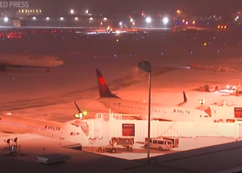 Más de 1.000 vuelos cancelados por una fuerte tormenta invernal en el norte de EE.UU.