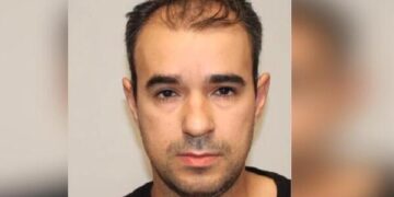 Sospechoso de conducción bajo los efectos del alcohol que chocó contra un oficial de policía Middletown en la corte