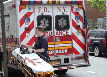 Trabajador de TV mató a una abuela al arrollarla y luego huyó: acusación en Nueva York