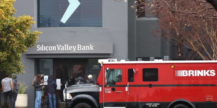 Fondo de pensiones podría perder 2,5 millones de dólares por quiebra del Silicon Valley Bank