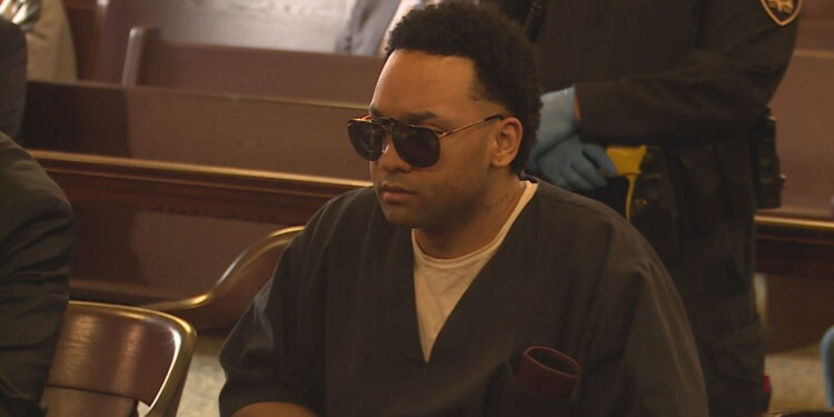 Un hombre condenado a dos cadenas perpetuas por el asesinato de una mujer en Pawtucket