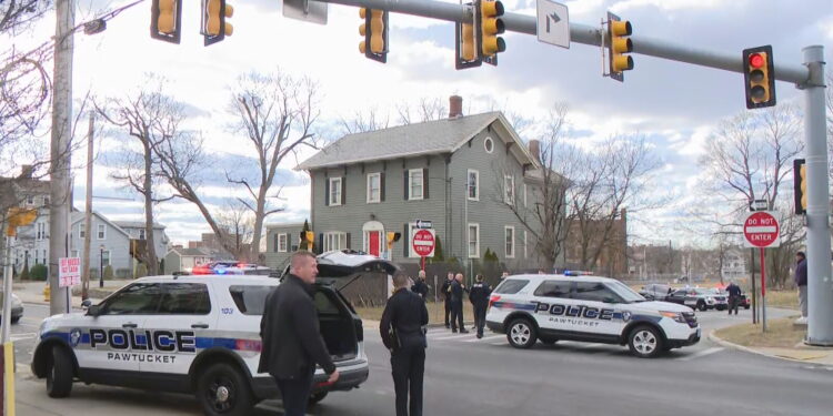 Un hombre herido en un tiroteo cerca de la I-95 en Pawtucket