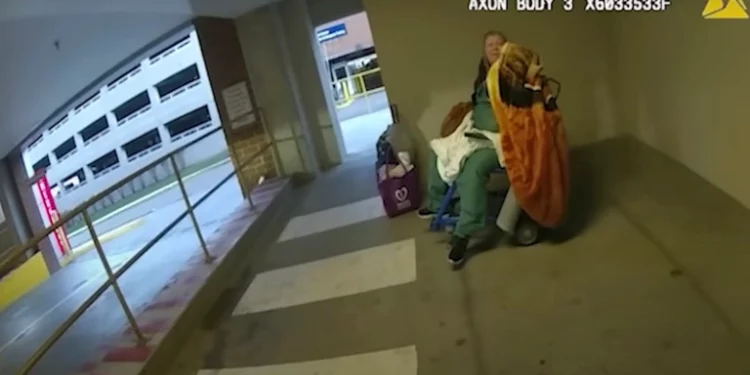 Se investiga conducta de agentes de Tennessee por la muerte de una mujer en RI