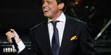 Luis Miguel se pronuncia sobre su ‘orden de detención’ por no mantener a sus hijos
