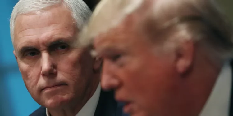 Dimes y diretes: Mike Pence denuncia a Donald Trump por asalto del 6 de enero al Capitolio