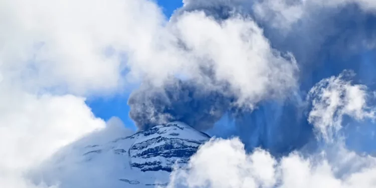 Posible erupción del volcán Tanaga de Alaska tras terremotos registrados, advierten autoridades