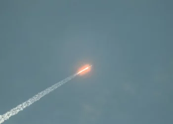 China y Rusia fabrican armas espaciales para apuntar a satélites estadounidenses: jefe de la Fuerza Espacial