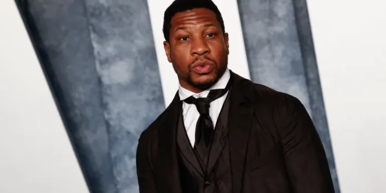 El actor Jonathan Majors es arrestado por cargos de violencia doméstica en Nueva York