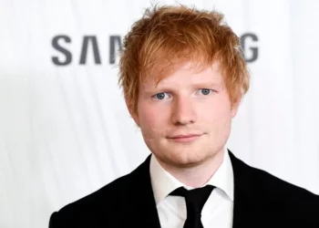 Ed Sheeran confirma colaboración con Shakira y otros artistas latinos