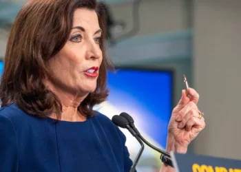 Gobernadora Hochul habla de un “progreso notable” en la lucha contra la violencia armada en Nueva York