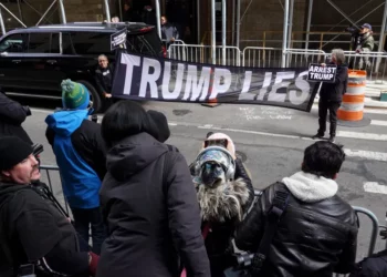 “Donald Trump cae por sus propias acciones”