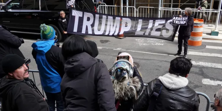 “Donald Trump cae por sus propias acciones”