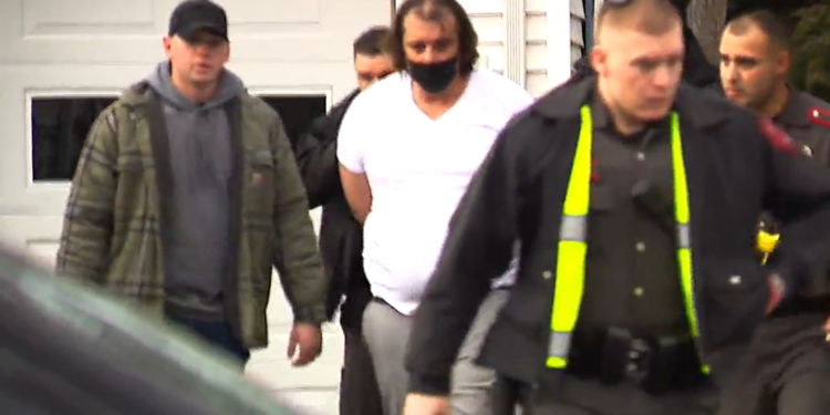 Detenienen a un hombre buscado tras un accidente en East Providence