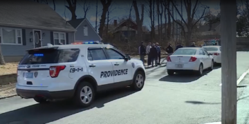 Policía: un niño de 13 años robó un coche en Providence