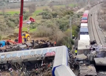 Choque frontal de trenes en Grecia: 36 muertos y al menos 85 heridos