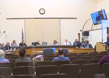 Funcionarios herméticos en medio de la investigación sobre un empleado en escuela de Westerly